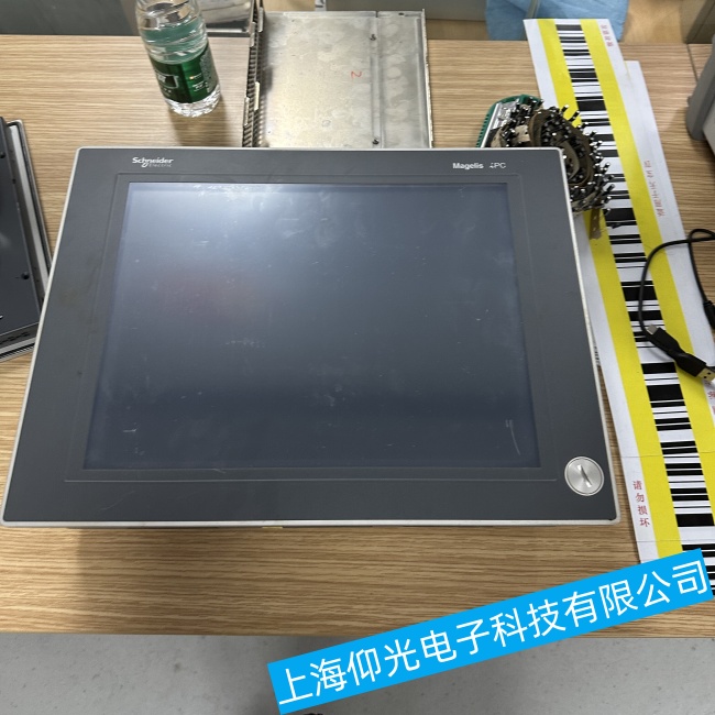 廣州施耐德觸摸屏XBTN410通電后反復(fù)閃屏不開機(jī)故障維修售后點(diǎn)