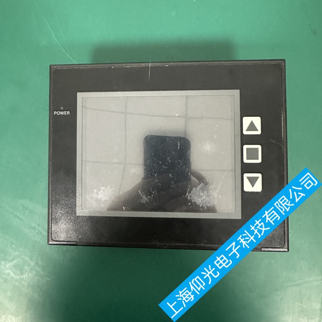 廣州歐姆龍觸摸屏NS5-SQ10B-V2通電后反復(fù)閃屏不開機故障維修推薦廠家